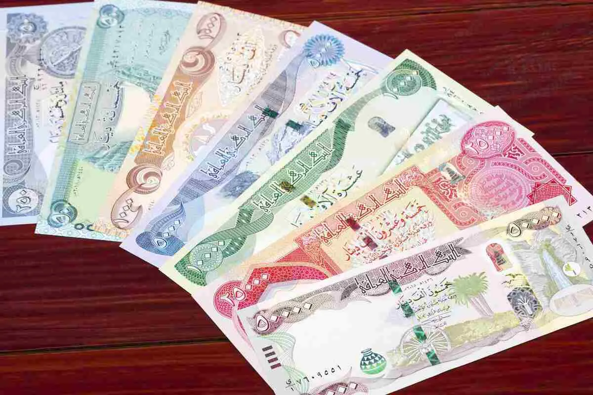 رشد قیمت دینار عراق، لیر ترکیه و درهم امارات در بازار مشهد (۸ مهر ۱۴۰۴)