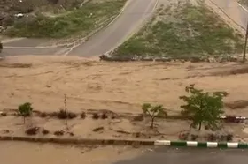 آغاز سیلاب در بلوار نماز مشهد (۲۹ اردیبهشت ۱۴۰۳)