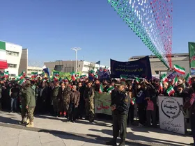 آغاز دهه مبارک فجر در مشهد