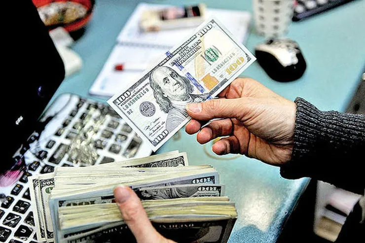 پیش بینی نرخ دلار تا پایان سال | سیاست ارزپاشی چقدر در مهار نرخ دلار موثر است؟