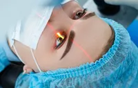 عوارض جراحی تغییر رنگ چشم؛ از آب مروارید تا نابینایی