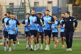 ناجی استقلال به بازی با النصر رسید| مصدومیت چشمی برطرف شد