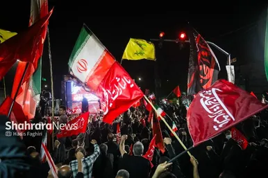 گزارش تصویری | مردم مشهد همچنان پای کار انقلاب