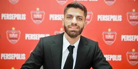 سرلک با کراوات با پرسپولیس قرارداد بست+عکس