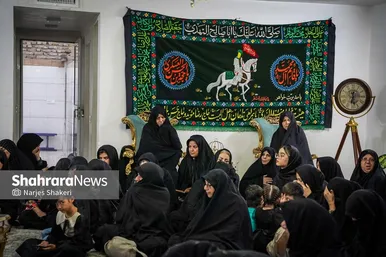 گزارش تصویری | روضه خانگی، سنتی به قدمت عزای سیدالشهدا