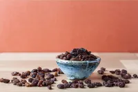 خانه‌داری | چگونه کشمش را تمیز کنیم؟