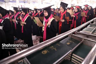 عکس‌هایی از مراسم دانش‌آموختگی دانشجویان علوم پزشکی سراسر کشور در حرم امام‌رضا(ع)