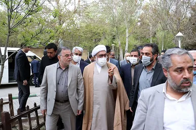 بازدید تولیت آستانه قدس و مسولان استانی از روند خدمت رسانی به زائران نوروزی