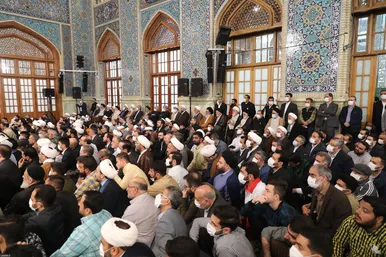حضور و سخنرانی رهبر انقلاب در اجتماع زائران و مجاوران حرم مطهر رضوی- ۳
