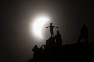 تصاویری از خورشیدگرفتگی ۲۰۲۶ در سراسر اروپا (۲۱ مرداد ۱۴۰۵)