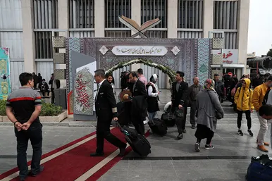  ورود مسافران نوروزی به مشهد 