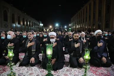 عکس‌هایی از شهید مالک رحمتی در حرم امام‌رضا(ع)