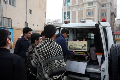 مراسم تشییع پیکر شهید گمنام در دبیرستان پسرانه امام رضا (ع)  