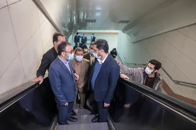 بازدید استاندار خراسان رضوی و شهردار مشهد از خطوط قطارشهری مشهد