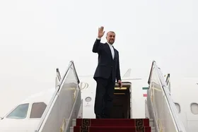 امیرعبداللهیان وارد قطر شد (۲۳ بهمن ۱۴۰۲)