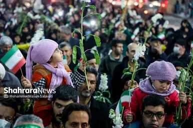 گلباران حرم مطهر رضوی در شب میلاد جوادالائمه (ع)