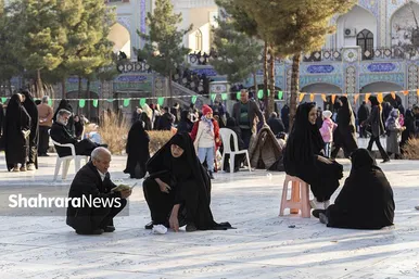 آیین چراغ برات در آرامگاه خواجه ربیع