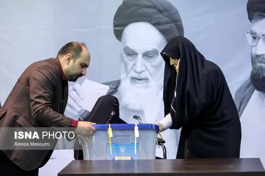 عکس‌هایی از حضور چهره‌های سیاسی پای صندوق‌های رأی