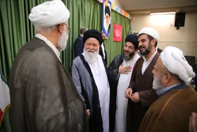 آیت&zwnj;الله علم&zwnj;الهدی: نوکر اهل&zwnj;بیت(ع) از جوسازی&zwnj;ها واهمه ندارد | اهل منبر باید متعهد به آداب نوکری باشند