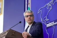 بقائی: همان درسی که به صدام دادیم را باید به این متجاوزان نیز بدهیم