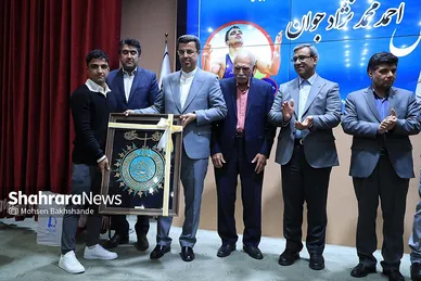 گزارش تصویری | مراسم تجلیل از احمد جوان نایب قهرمان مسابقات کشتی آزاد قهرمانی جهان در زاگرب