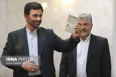 عکس‌هایی از سومین روز ثبت‌نام کاندیداهای چهاردهمین دوره انتخابات ریاست‌جمهوری ۱۴۰۳