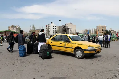  ورود مسافران نوروزی به مشهد 