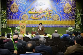 آیت الله علم&zwnj;الهدی: در هر شغلی خود را خادم امام زمان (عج) بدانیم
