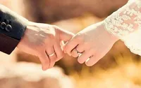 آیا جمله «با خودش زندگی می‌کنم نه خانواده‌اش»، تفکر درستی است؟