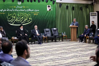 دیدار خبرنگاران و اصحاب رسانه با آیت الله علم الهدی به مناسبت روز خبرنگار