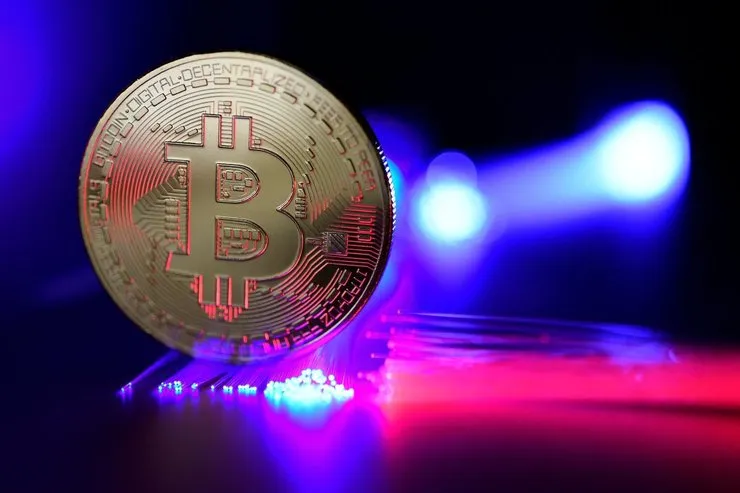 پیش‌بینی قیمت بیت‌کوین | سناریو نزولی بیت‌کوین از بین رفته است؟ (۷ آبان ۱۴۰۰)
