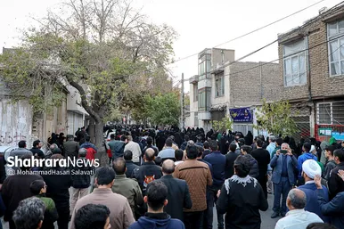 تجمع مردم در محل شهادت دو دانشجوی بسیجی در خیابان حر عاملی