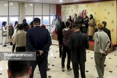 گزارش تصویری | اکران مردمی فیلم سینمایی «آقای زالو» با حضور عوامل در مشهد