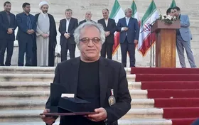 محمد حسین لطیفی: نشان عالی فردوسی برای من یک شادی روح&zwnj; افزاست + فیلم