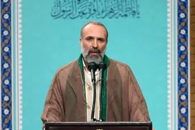 ویدئو| مدیحه&zwnj;سرائی سیدحسین گل ختمی قمصری در دیدار مداحان با رهبر انقلاب