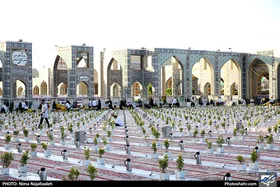 بزرگترین سفره افطاری در حرم مطهر امام رضا(ع)؛ &nbsp;روزانه بیش از ۷۰ هزار روزه&zwnj;دار مهمان حرم رضوی می&zwnj;شوند