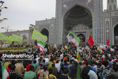 گزارش تصویری | اجتماع بزرگ «مشت‌های گره‌کرده» در حرم مطهر رضوی