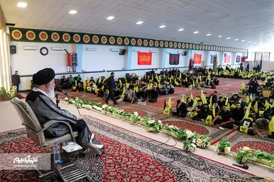مراسم بدرقه کاروان دانش‌آموزی به راهپیمایی اربعین
