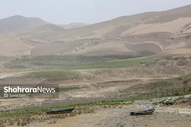 لب‌های خشکِ سدِ دوستی