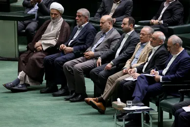 عکس | تقدیم لایحه بودجه سال ۱۴۰۴ از سوی رئیس جمهور به مجلس