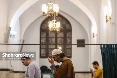 آیین معنوی اعتکاف در حرم امام رضا (ع)