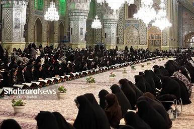 جزء خوانی قرآن کریم در حرم مطهر امام رضا (ع)