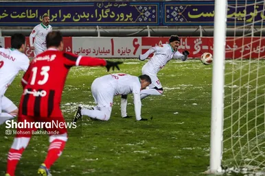 گزارش تصویری | بازی خیریه تیم ستارگان ۹۸ و منتخب خراسان رضوی