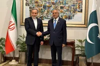 آغاز دیدار رسمی وزیران خارجه ایران و پاکستان (۱۵ اردیبهشت ۱۴۰۴) + فیلم