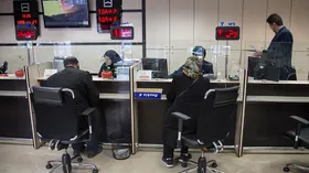 بازنشستگان و حقوق&zwnj;بگیران ثابت، وام ۱۰۰ میلیون تومانی بدون ضامن می&zwnj;گیرند (۲۸ دی&zwnj;ماه ۱۴۰۰)