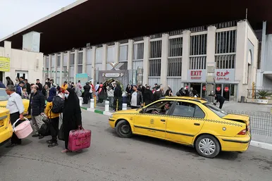 ورود مسافران نوروزی به مشهد 