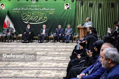 دیدار خبرنگاران و اصحاب رسانه با آیت الله علم الهدی به مناسبت روز خبرنگار