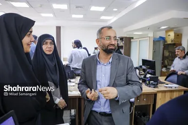 گزارش تصویری | بازدید مدیران شهری از روزنامه شهرآرا به مناسبت شانزدهمین سالگرد انتشار این روزنامه
