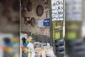 نفس‌های آخر کاروان‌سرای زغالی مشهد | جبر روزگار یک پیشه قدیمی و حجره‌های آن را محکوم به فنا کرده است