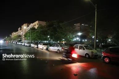 حضور مردم مشهد در خیابان پس از وقوع زلزله